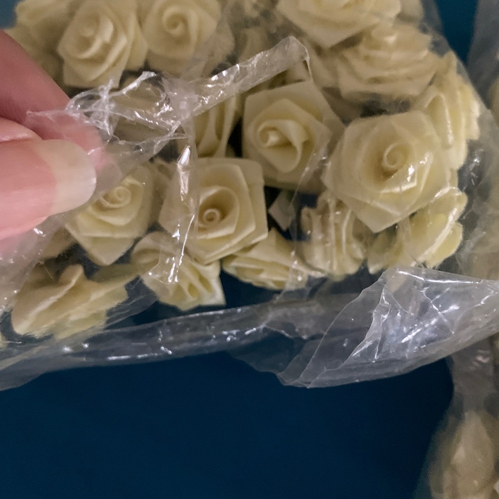 Rose Buds Craft yellow and white - Picture 5 of 8